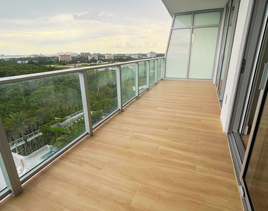 2411 Laguna Circle - Photo Thumbnail 18