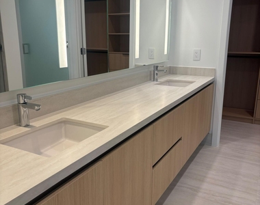 2411 Laguna Circle - Photo Thumbnail 11