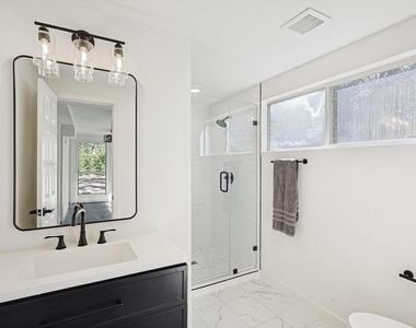 2713 Mcpherson Lane - Photo Thumbnail 20