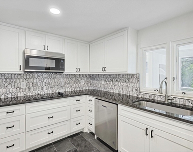 2713 Mcpherson Lane - Photo Thumbnail 15