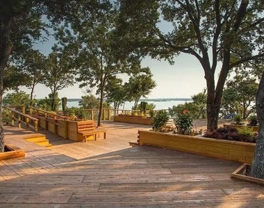 2713 Mcpherson Lane - Photo Thumbnail 3