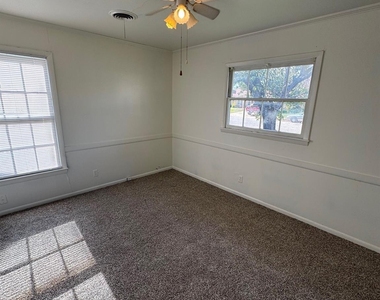 2633 Minter Lane - Photo Thumbnail 6