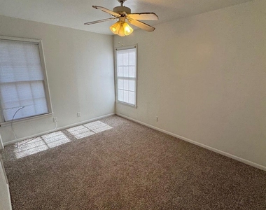 2633 Minter Lane - Photo Thumbnail 5