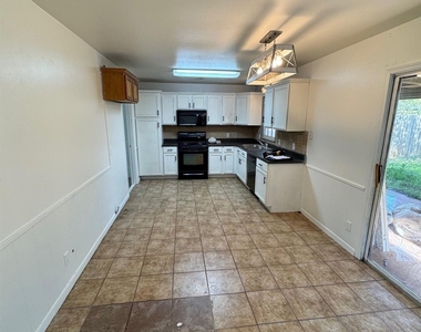 2633 Minter Lane - Photo Thumbnail 2