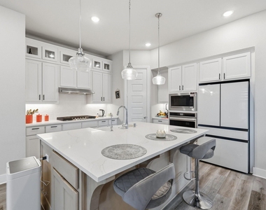 3001 Milton Drive - Photo Thumbnail 8