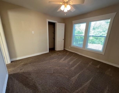 1118 Amarillo Street - Photo Thumbnail 5