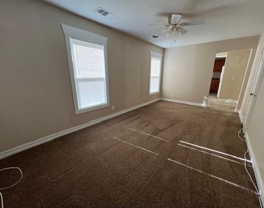 1118 Amarillo Street - Photo Thumbnail 3