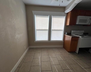 1118 Amarillo Street - Photo Thumbnail 11