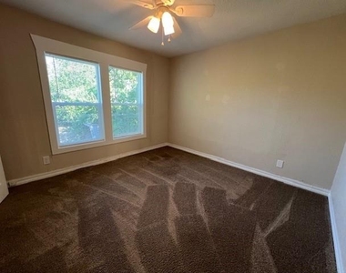 1118 Amarillo Street - Photo Thumbnail 4