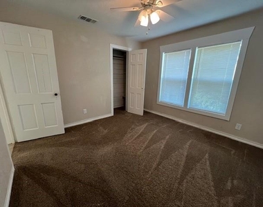 1118 Amarillo Street - Photo Thumbnail 13