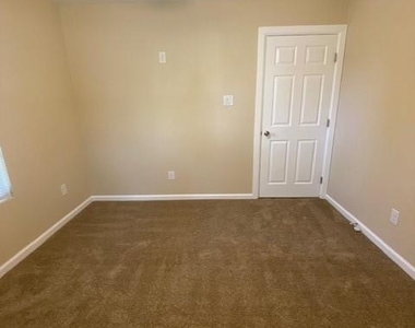 401 N Neathery Avenue - Photo Thumbnail 13