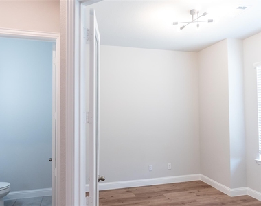 2216 Palomino Street - Photo Thumbnail 13