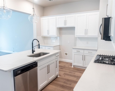 2216 Palomino Street - Photo Thumbnail 5