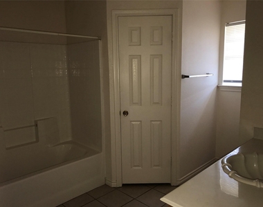 309 Windjammer Road - Photo Thumbnail 15