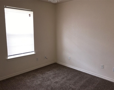 309 Windjammer Road - Photo Thumbnail 10