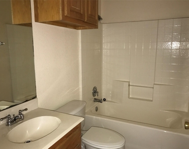 309 Windjammer Road - Photo Thumbnail 8