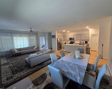 208 Hope Orchards Drive - Photo Thumbnail 11