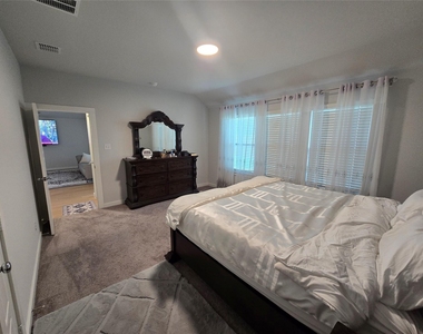 208 Hope Orchards Drive - Photo Thumbnail 17