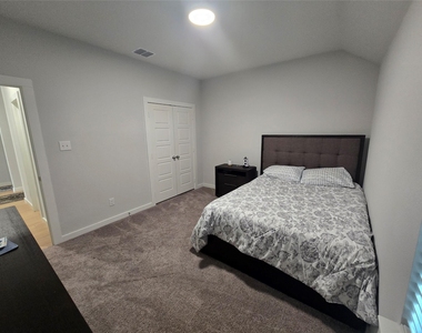 208 Hope Orchards Drive - Photo Thumbnail 4