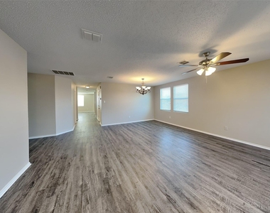 600 Ragwood Road - Photo Thumbnail 4