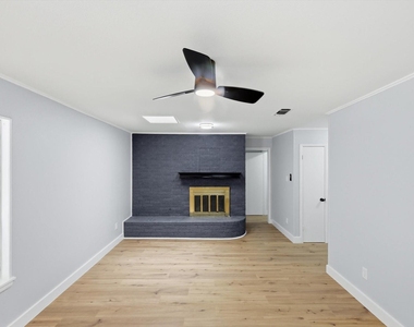 2202 E Mitchell Street - Photo Thumbnail 8