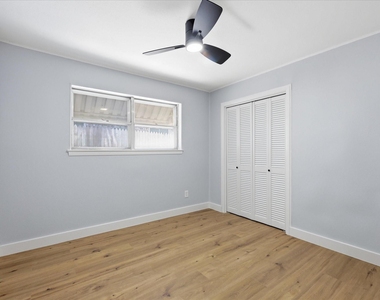 2202 E Mitchell Street - Photo Thumbnail 16