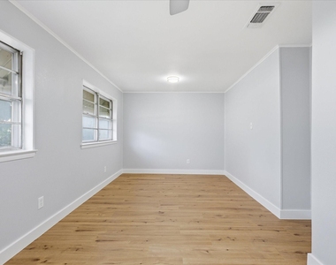 2202 E Mitchell Street - Photo Thumbnail 22