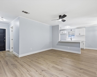 2202 E Mitchell Street - Photo Thumbnail 1
