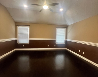 2607 Ridgeoak Trail - Photo Thumbnail 10