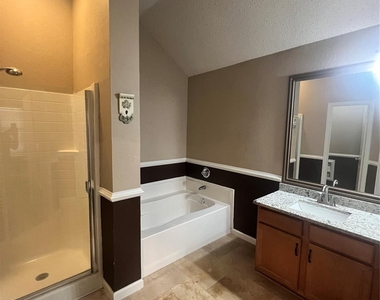 2607 Ridgeoak Trail - Photo Thumbnail 9