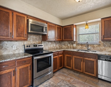 6229 Maple Springs Drive - Photo Thumbnail 20