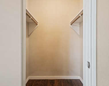 6229 Maple Springs Drive - Photo Thumbnail 15
