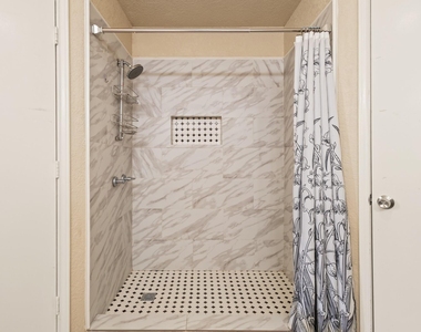 6229 Maple Springs Drive - Photo Thumbnail 9