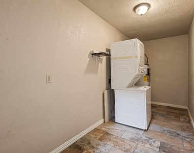 6229 Maple Springs Drive - Photo Thumbnail 22