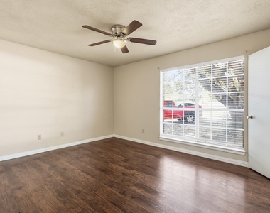 6229 Maple Springs Drive - Photo Thumbnail 14