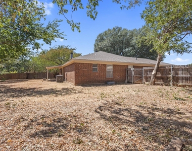 6229 Maple Springs Drive - Photo Thumbnail 25