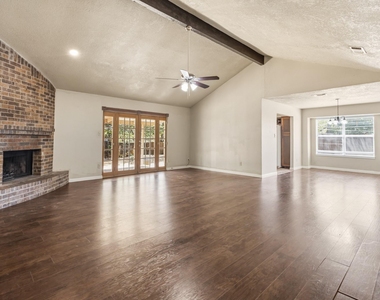6229 Maple Springs Drive - Photo Thumbnail 10