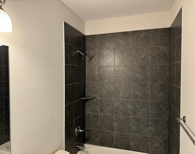 305 Lead Creek Drive - Photo Thumbnail 10