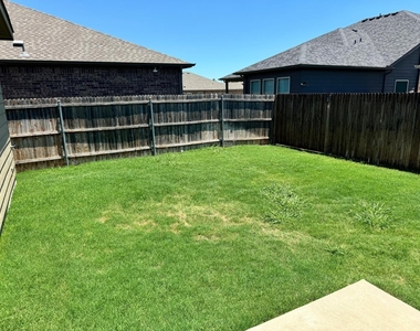 305 Lead Creek Drive - Photo Thumbnail 14