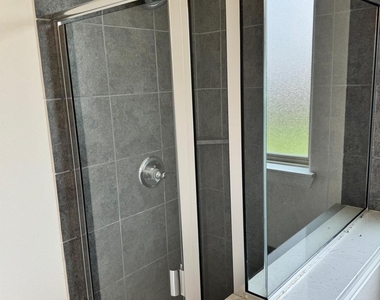 305 Lead Creek Drive - Photo Thumbnail 9