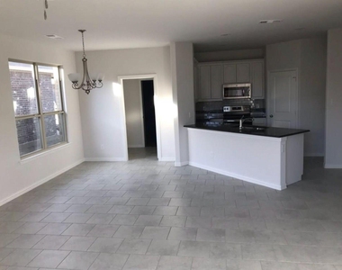 305 Lead Creek Drive - Photo Thumbnail 6