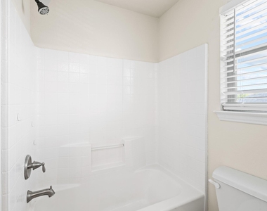 8224 Summerview Court - Photo Thumbnail 26