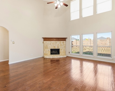8224 Summerview Court - Photo Thumbnail 10