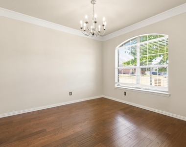 8224 Summerview Court - Photo Thumbnail 21