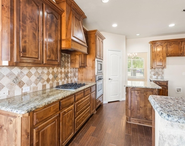 8224 Summerview Court - Photo Thumbnail 4