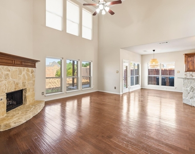 8224 Summerview Court - Photo Thumbnail 9