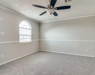 2916 Renaissance Circle - Photo Thumbnail 19