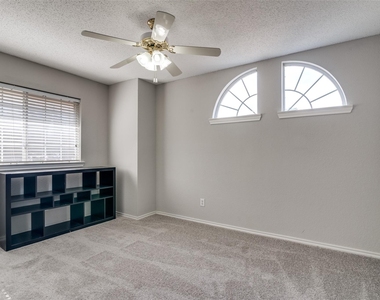2916 Renaissance Circle - Photo Thumbnail 22