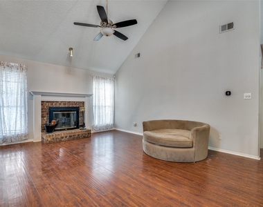 2916 Renaissance Circle - Photo Thumbnail 10