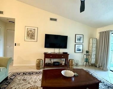 1002 Keystone Drive - Photo Thumbnail 2
